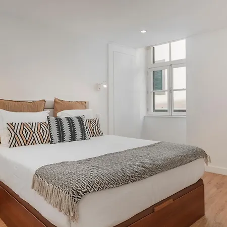 Queimada By An Island דירה