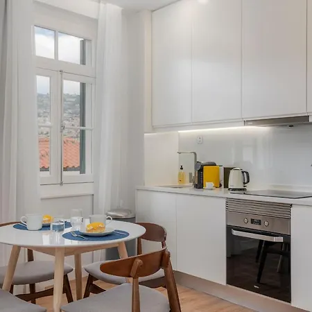 Queimada By An Island * Φουνκάλ